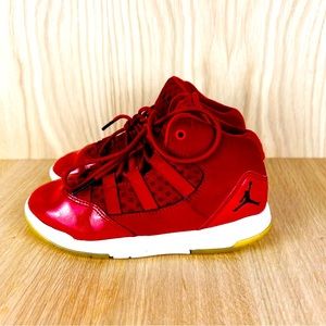 Nike Air Jordan Max Aura Basketball Shoes CQ9598 600 Red Black White Kids Sz 13C